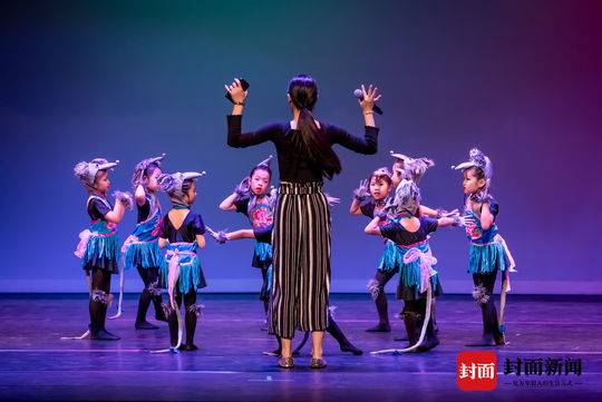 众志成城，同心抗疫——–舞蹈艺术家牛琳线上公益展演